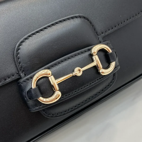 GUCCI Horsebit 1955小號米黑塗層手提包-815206：圖片 6