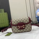 GUCCI Horsebit 1955迷你紅色皮革肩揹包-815205：圖片 2