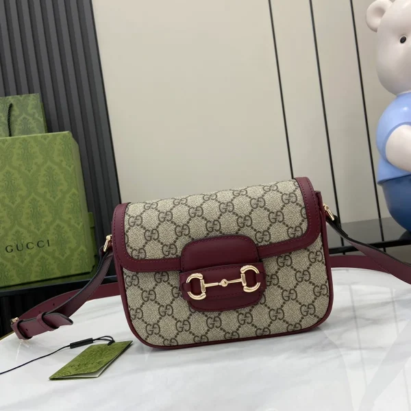 GUCCI Horsebit 1955迷你紅色皮革肩揹包-815205：圖片 2