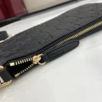 GUCCI GG Emblem超迷你灰褐粒面斜背包-815278：圖片 6