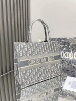 Dior Book Tote 米白色和灰色Dior Oblique 刺繡托特包：圖片 4