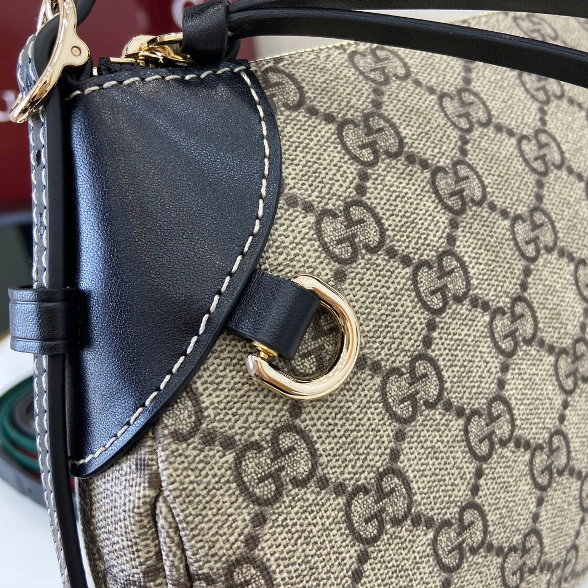 GUCCI GG Emblem小號米棕帆布肩揹包-815218 6 GUCCI GG Emblem小號米棕帆布肩揹包-815218