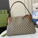 GUCCI GG Emblem大號黑色皮革肩揹包-815217：圖片 4
