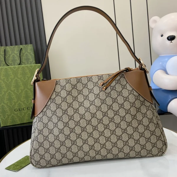 GUCCI GG Emblem大號黑色皮革肩揹包-815217：圖片 4