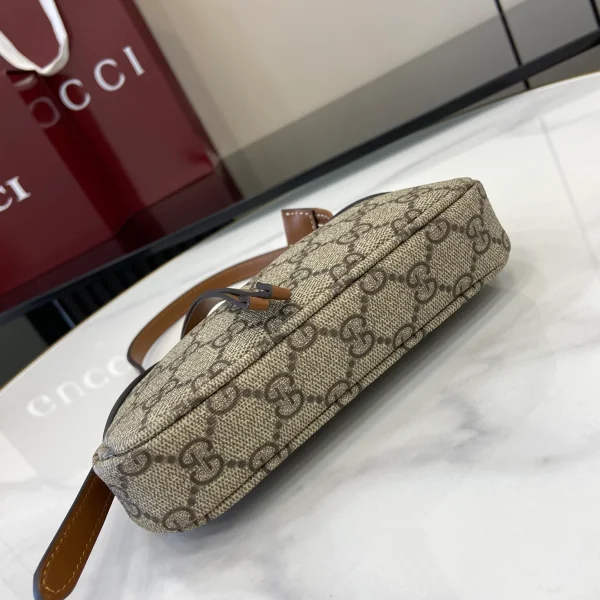 GUCCI GG Emblem超迷你米棕帆布肩揹包-820696：圖片 5
