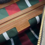 GUCCI GG Emblem中號黑色皮革肩揹包-815216：圖片 10