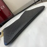 GUCCI GG Emblem中號銀色皮革肩揹包-815277：圖片 5