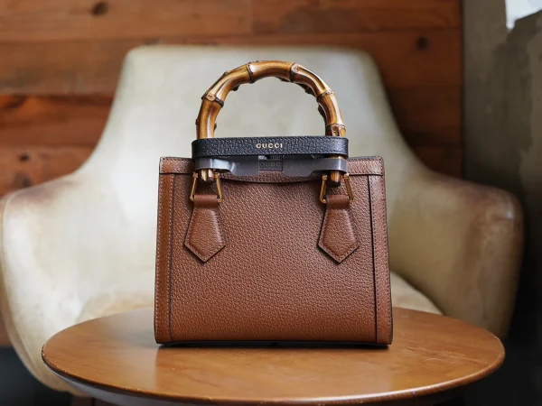 GUCCI Diana淺藍皮革斜揹包-702732：圖片 6