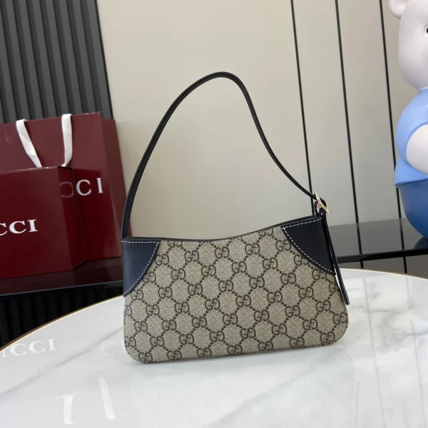 GUCCI GG Emblem超迷你米棕帆布肩背包-820696：圖片 4