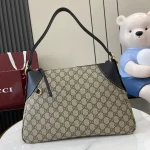 GUCCI GG Emblem大號米棕帆布肩揹包-815217：圖片 2