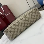 GUCCI GG Emblem中號黑色皮革肩揹包-815216：圖片 5