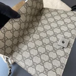 GUCCI GG Supreme小號米棕帆布斜背包-739496：圖片 8