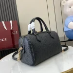 GUCCI GG Emblem小號黑色皮革手挽包-815255：圖片 3