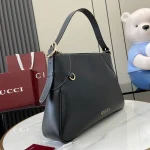 GUCCI GG Emblem大號米棕帆布單肩包-815217：圖片 3