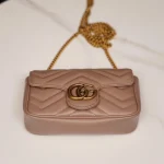 GUCCI GG Marmont黑色小號皮革斜揹包-476433：圖片 6