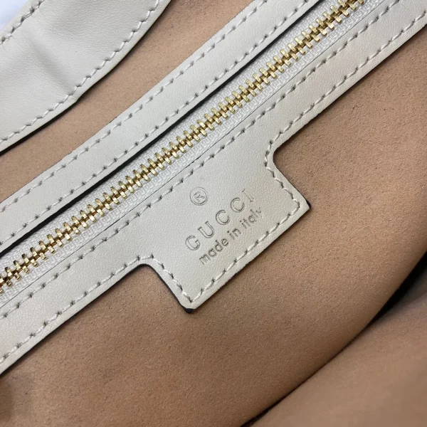 GUCCI GG Supreme中號米棕皮革斜揹包-795113：圖片 10