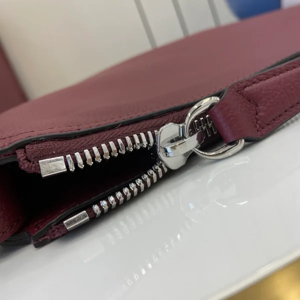 GUCCI Rosso Ancora紅色皮革斜揹包-801887：圖片 8
