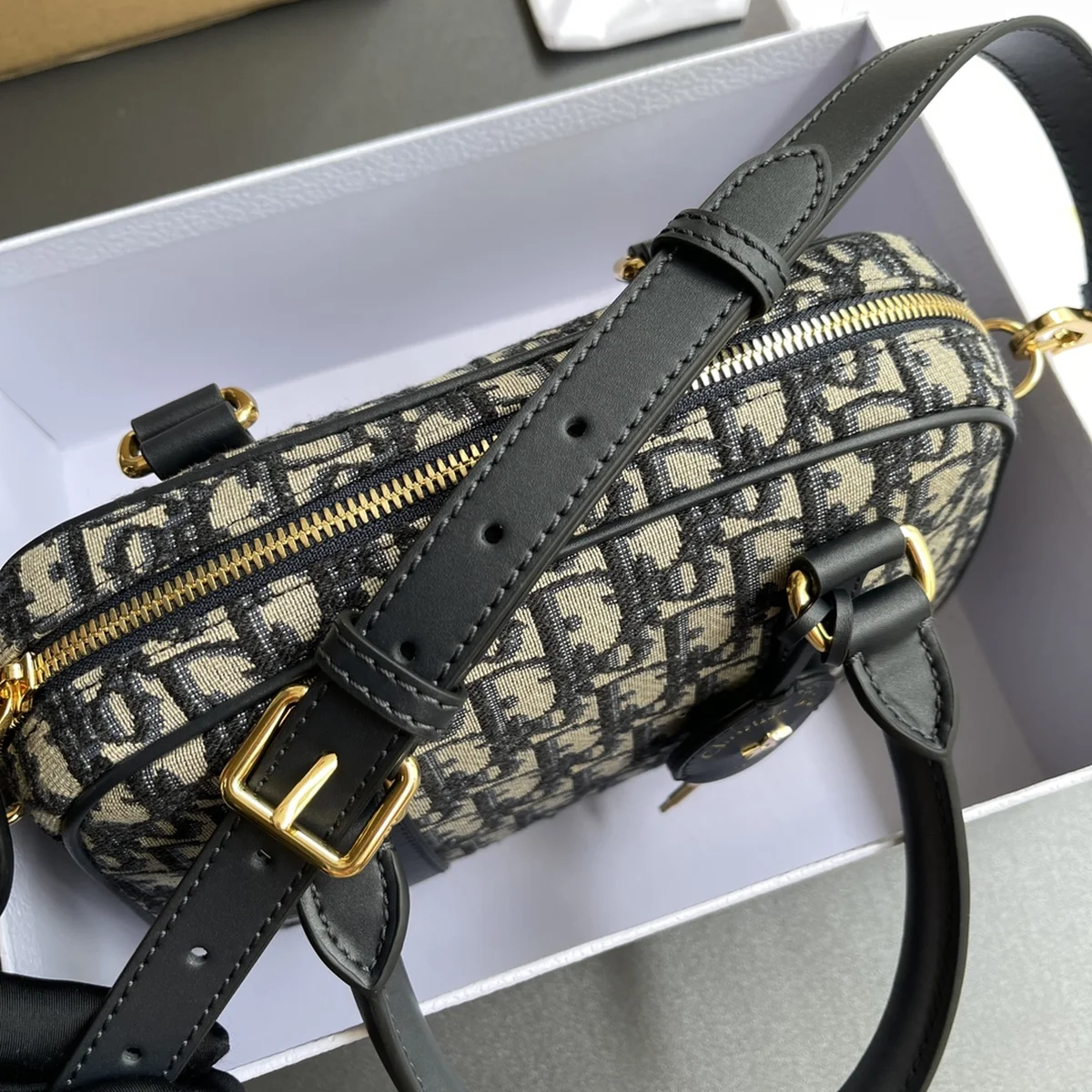 Dior D-Vibe 藍色皮革斜挎包中號MM-M1340 16 Dior D-Vibe 藍色皮革斜挎包中號MM-M1340