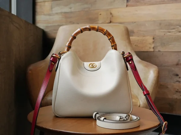 GUCCI Diana小號白色皮革斜揹包-746251：圖片 3