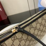 GUCCI GG Emblem大號米棕帆布肩揹包-815217：圖片 6