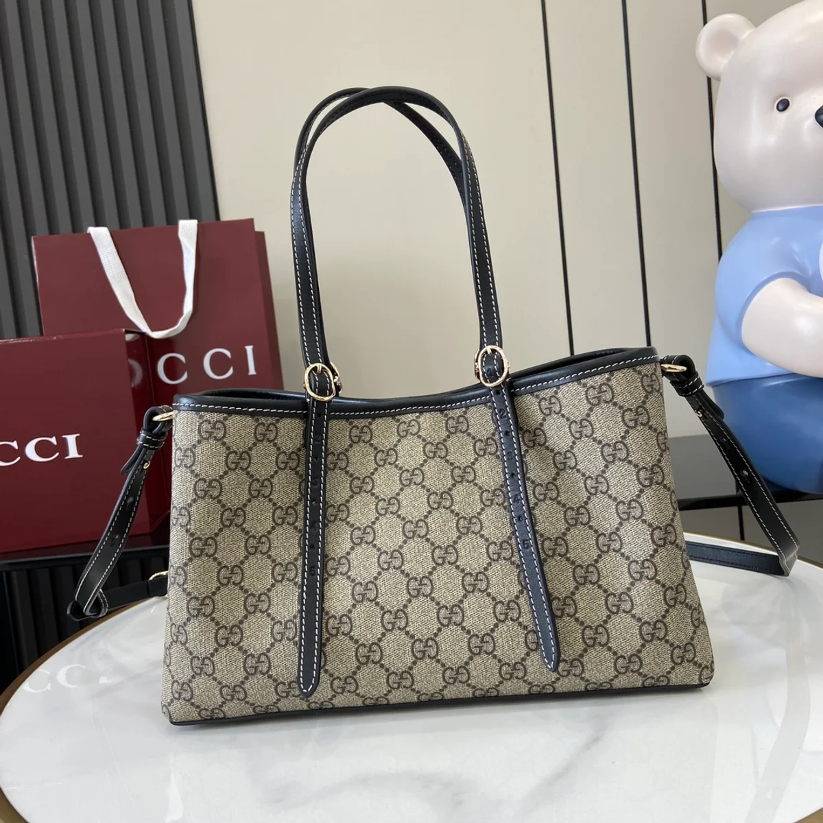 GUCCI GG Emblem小號米棕帆布手提包-815214 4 GUCCI GG Emblem小號米棕帆布手提包-815214