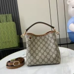 GUCCI GG Emblem迷你黑色皮革水桶包-815118：圖片 2