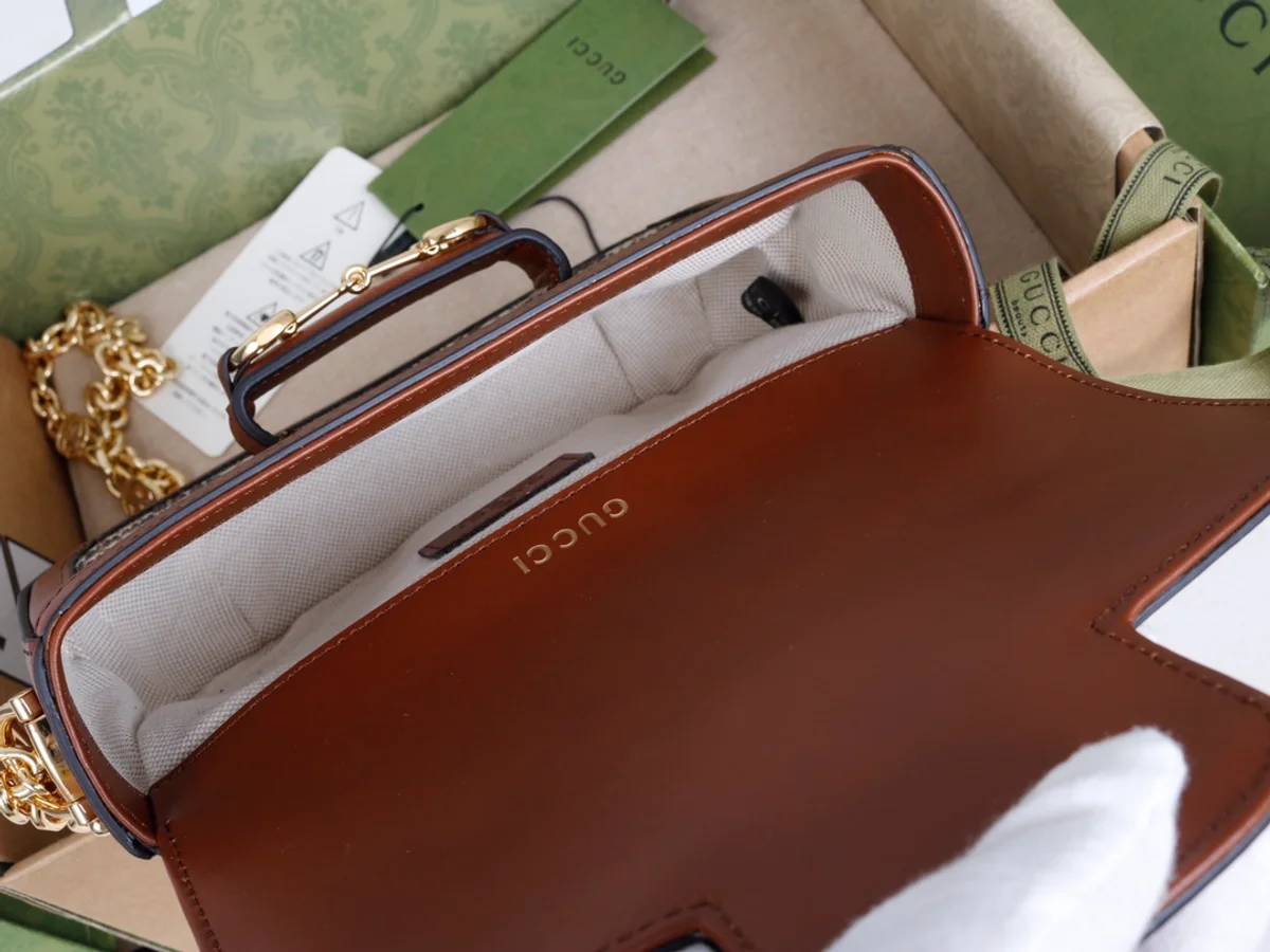 GUCCI 馬銜扣1955馬銜扣迷你棕色帆布斜揹包-675801 10 GUCCI 馬銜扣1955馬銜扣迷你棕色帆布斜揹包-675801