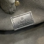 GUCCI GG Emblem迷你米棕帆布水桶包-815118：圖片 10