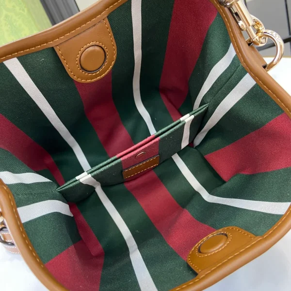 GUCCI GG Emblem迷你黑色皮革水桶包-815118：圖片 8