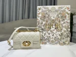 Dior Jolie mini 奶白小牛皮斜背包-M9272：圖片 2