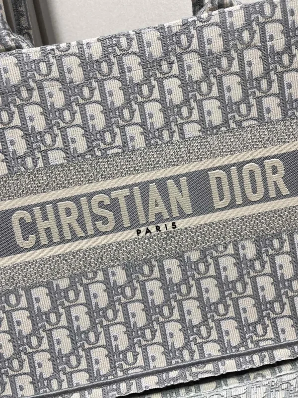 Dior Book Tote 米白色和灰色Dior Oblique 刺繡托特包：圖片 3