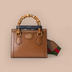 GUCCI Diana淺藍皮革斜揹包-702732