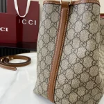 GUCCI GG Emblem小號米棕帆布肩揹包-815103：圖片 6
