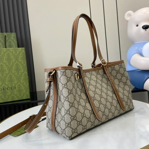 GUCCI GG Emblem小號米棕皮革手提包-815214：圖片 3