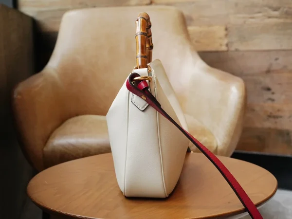 GUCCI Diana小號白色皮革斜揹包-746251：圖片 8