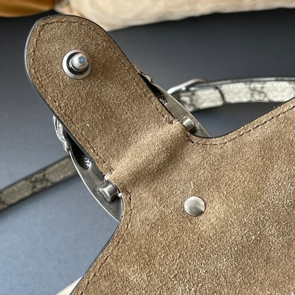 GUCCI GG Supreme小號米棕帆布斜背包-739496：圖片 7