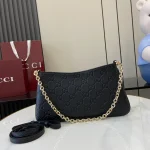 GUCCI GG Emblem中號銀色皮革肩揹包-815277：圖片 2