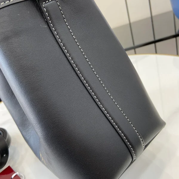 GUCCI GG Emblem迷你米棕帆布水桶包-815118：圖片 8