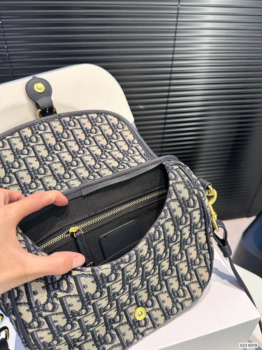 Dior Bobby 藍色斜挎包中號MM-M9319 10 Dior Bobby 藍色斜挎包中號MM-M9319