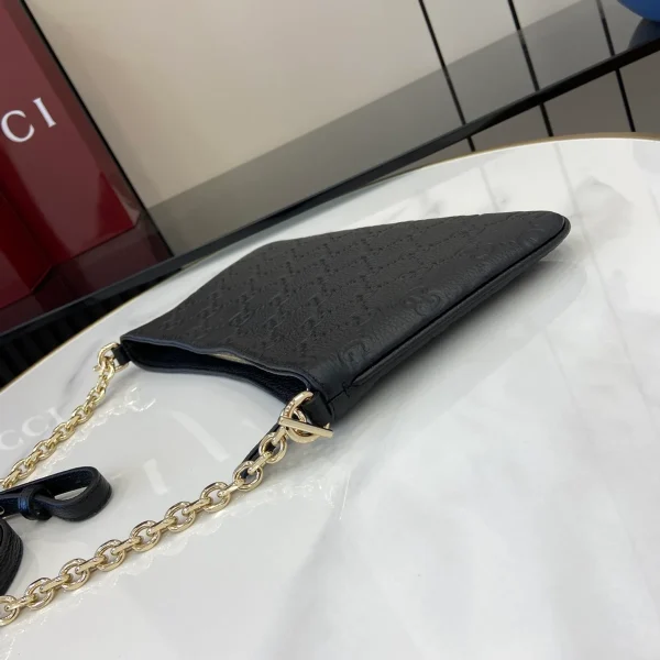 GUCCI GG Emblem中號銀色皮革肩揹包-815277：圖片 7