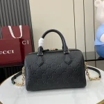 GUCCI GG Emblem小號黑色皮革手挽包-815255：圖片 4