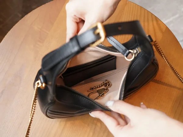 GUCCI GG Marmont黑色皮革斜挎包-699514：圖片 9