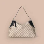 GUCCI GG Emblem大號米棕帆布肩揹包-815217