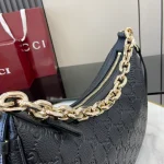 GUCCI GG Emblem中號灰褐粒面肩揹包-820453：圖片 7