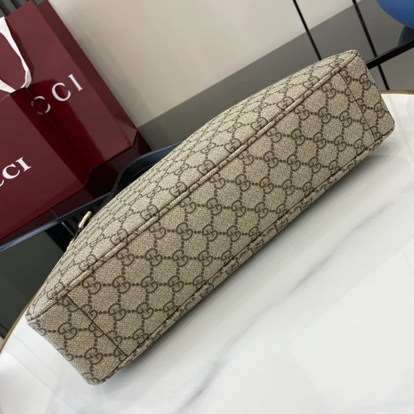 GUCCI GG Emblem大號米棕帆布肩揹包-815217：圖片 5