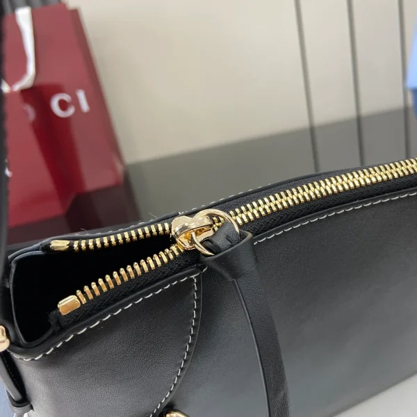 GUCCI GG Emblem大號米棕帆布單肩包-815217：圖片 8