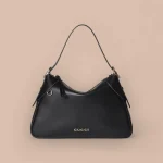 GUCCI GG Emblem大號米棕帆布單肩包-815217