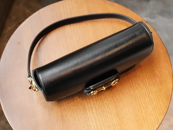 GUCCI Horsebit 1995黑色皮革斜挎包-735178：圖片 6