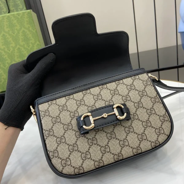 GUCCI Horsebit 1955黑色皮革肩揹包-815205：圖片 8