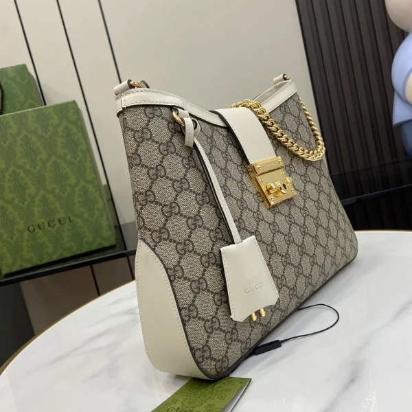 GUCCI GG Supreme中號米棕皮革斜揹包-795113：圖片 3
